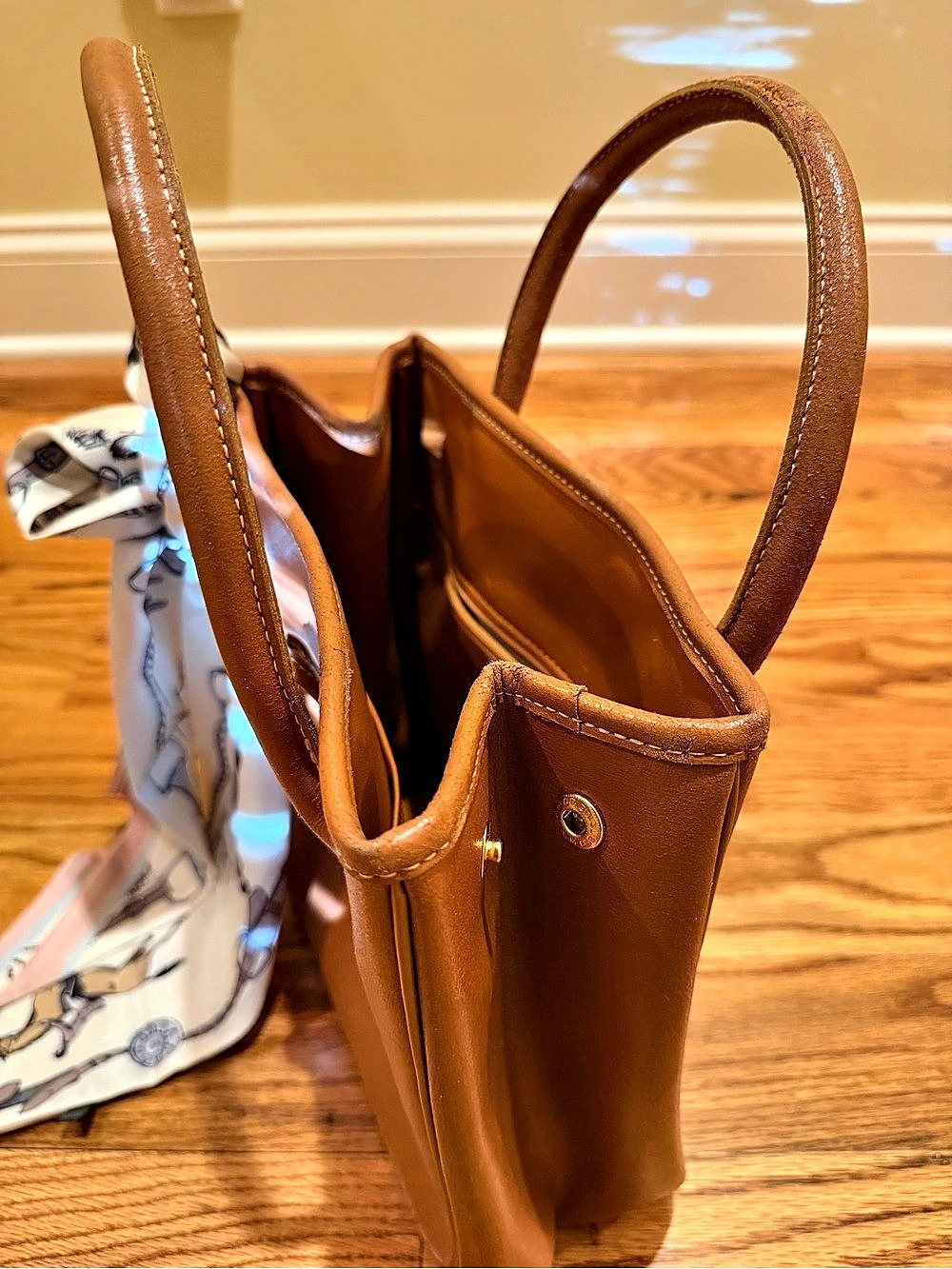 Vintage Longchamp Roseau Leather Handbag – Cognac - Picture 6 of 11